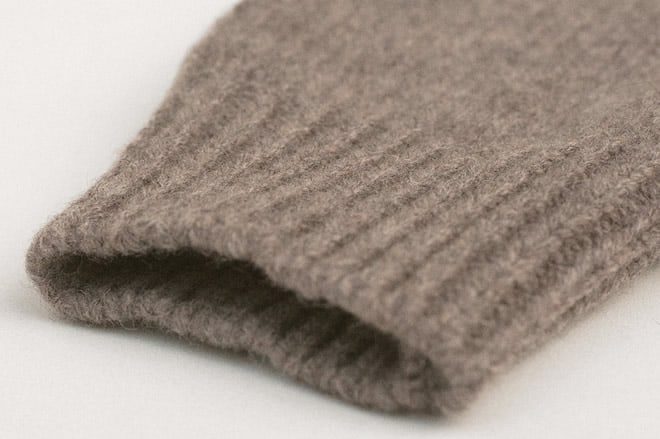 S.E.H Kelly Lambswool Rollneck Jumper sleeve