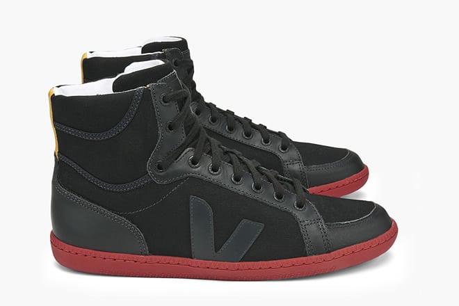 Veja 2011 SPMA Black Limited edition Collection red